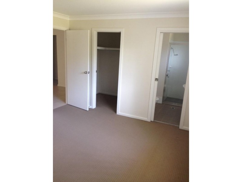 20 Jetty Parade, Fletcher NSW 2287