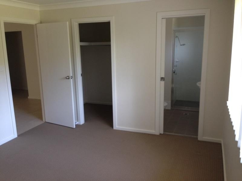 20 Jetty Parade, Fletcher NSW 2287