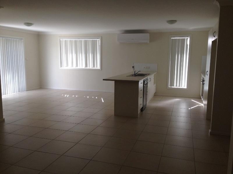 20 Jetty Parade, Fletcher NSW 2287