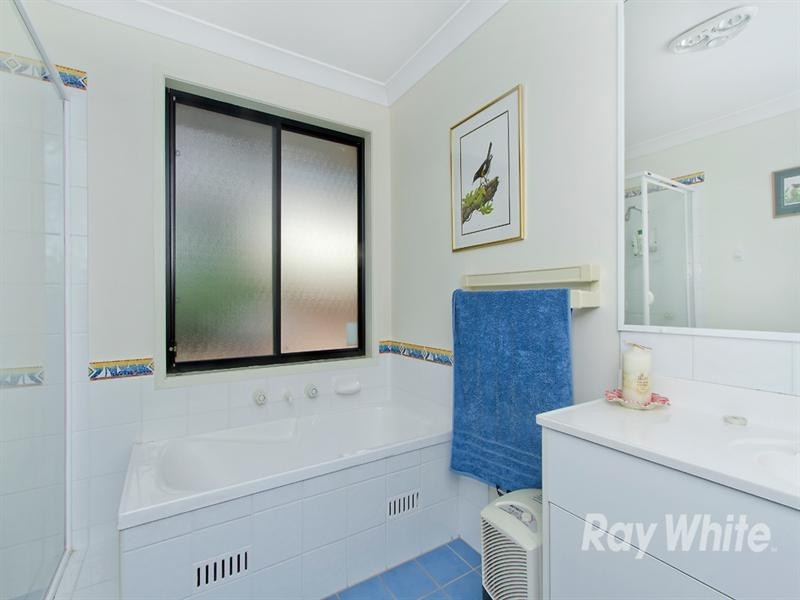 16 Corella Close, Fennell Bay NSW 2283