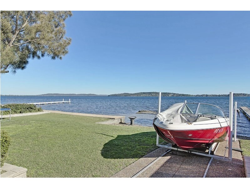 43 Grant Road, Coal Point NSW 2283
