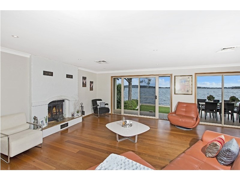 43 Grant Road, Coal Point NSW 2283