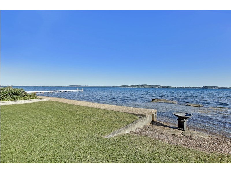 43 Grant Road, Coal Point NSW 2283
