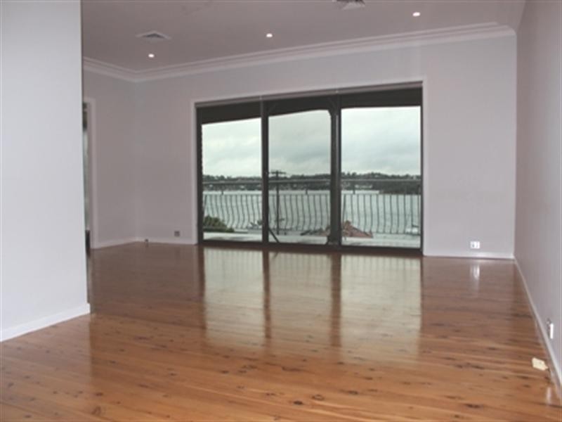 118 Coal Point Road, Coal Point NSW 2283