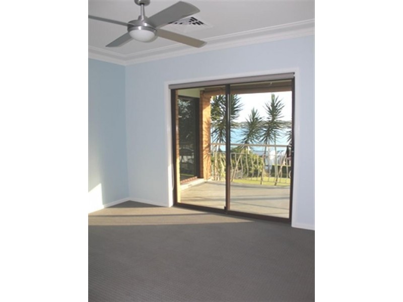 118 Coal Point Road, Coal Point NSW 2283