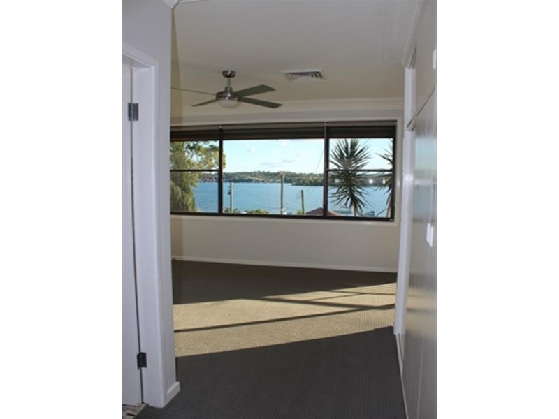 118 Coal Point Road, Coal Point NSW 2283