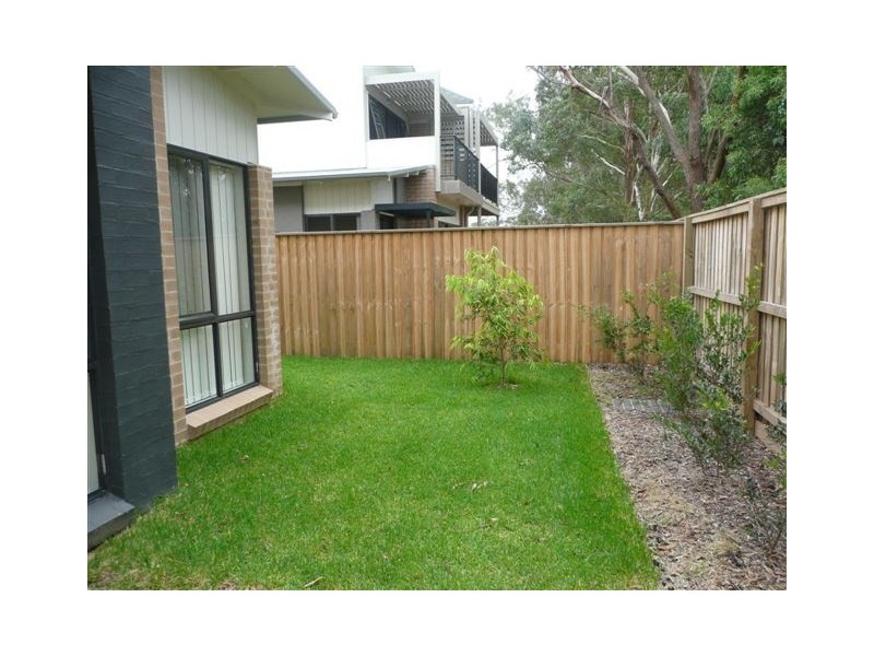 33 Kestrel Circuit, Shortland NSW 2307