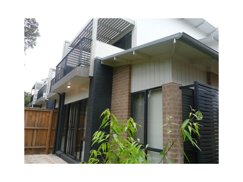 33 Kestrel Circuit, Shortland NSW 2307