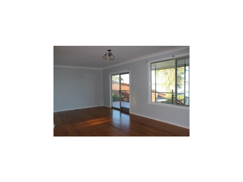 90 Sealand Road, Fishing Point NSW 2283