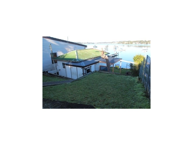 90 Sealand Road, Fishing Point NSW 2283