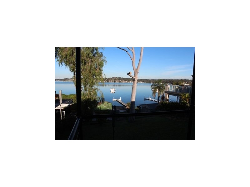 90 Sealand Road, Fishing Point NSW 2283