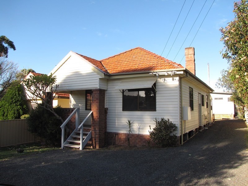 6 Fourth Street, Booragul NSW 2284