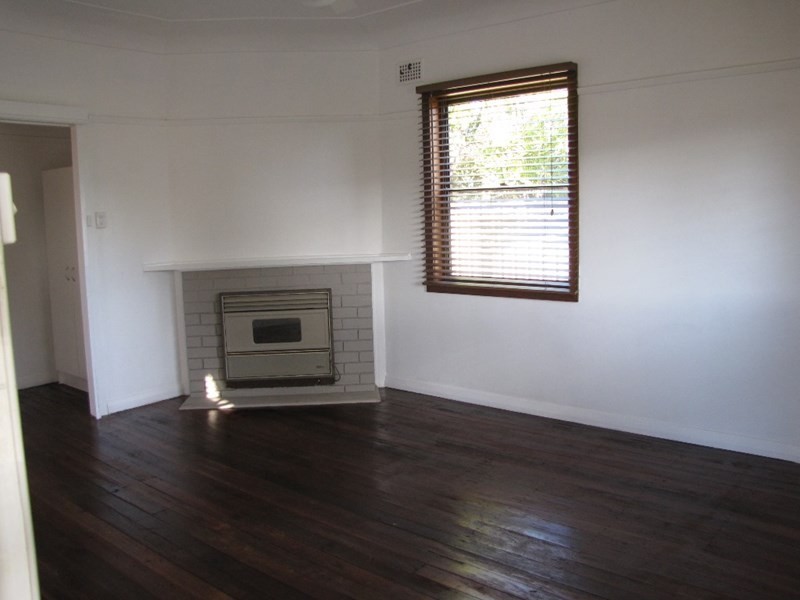 6 Fourth Street, Booragul NSW 2284