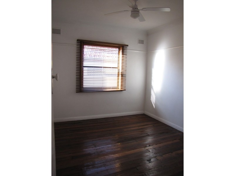 6 Fourth Street, Booragul NSW 2284