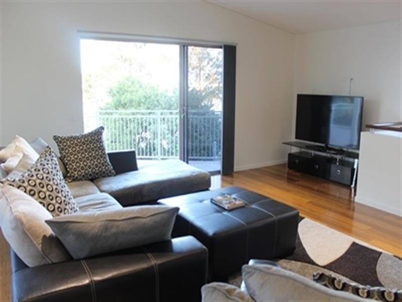 1 Beale Street, Coal Point NSW 2283