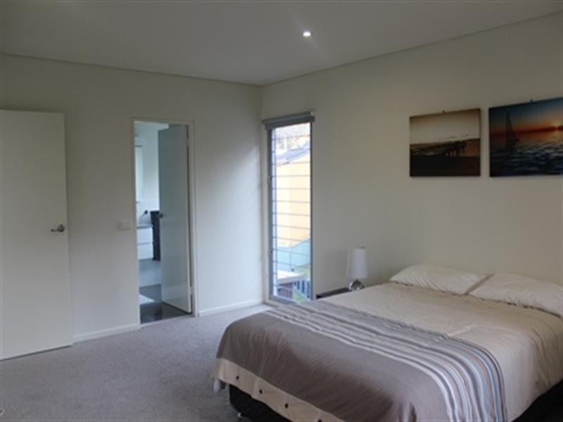 1 Beale Street, Coal Point NSW 2283