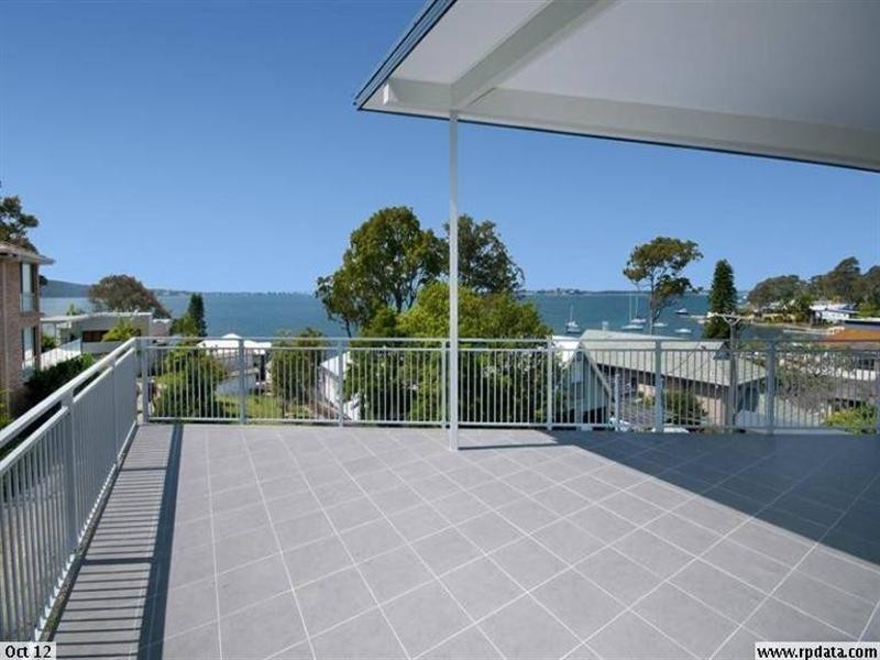 1 Beale Street, Coal Point NSW 2283