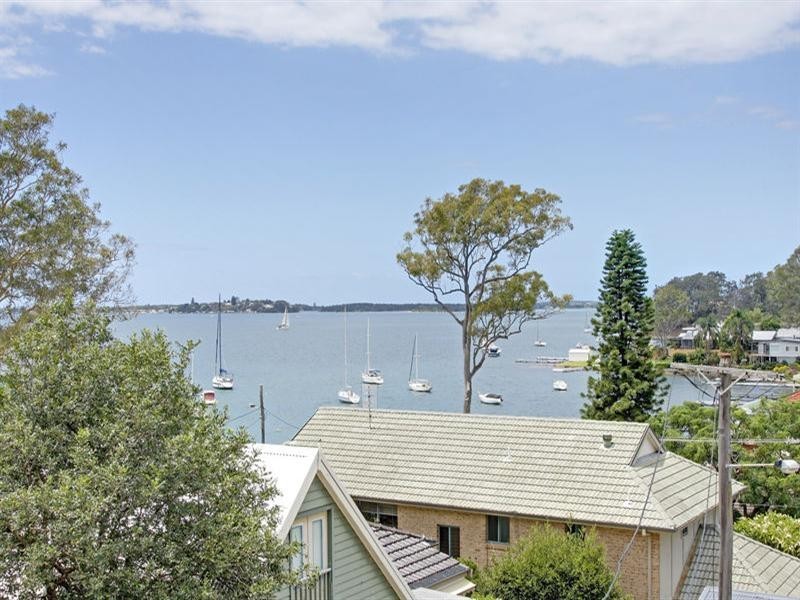 1 Beale Street, Coal Point NSW 2283