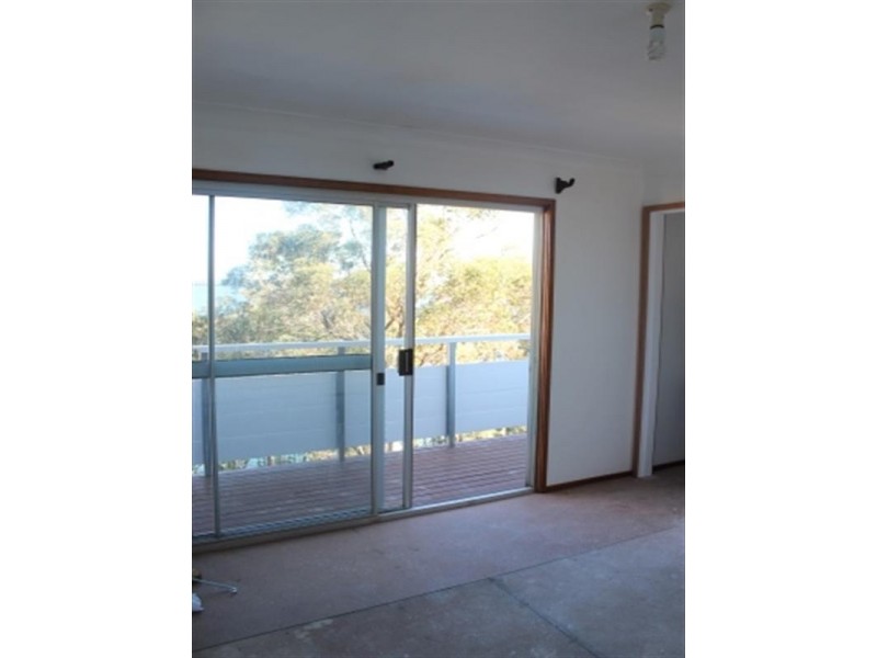 17 Beach Road, Wangi Wangi NSW 2267