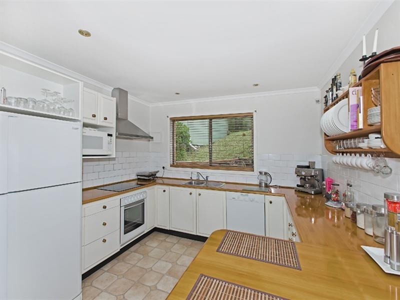 214 Excelsior Parade, Toronto NSW 2283