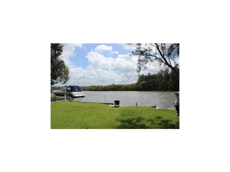 35 Brougham Avenue, Fennell Bay NSW 2283