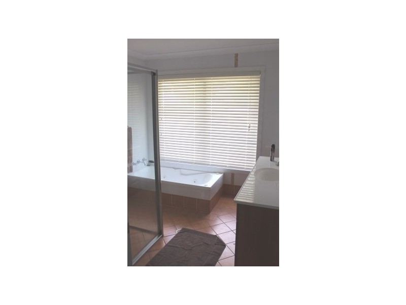 35 Brougham Avenue, Fennell Bay NSW 2283