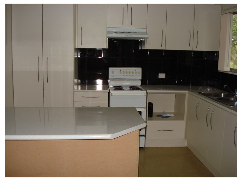 17 Threlkeld Drive, Bolton Point NSW 2283