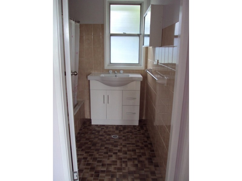 34 Park Parade, Booragul NSW 2284