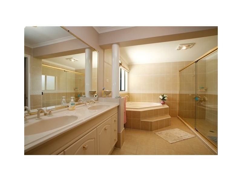 129 Excelsior Parade, Toronto NSW 2283