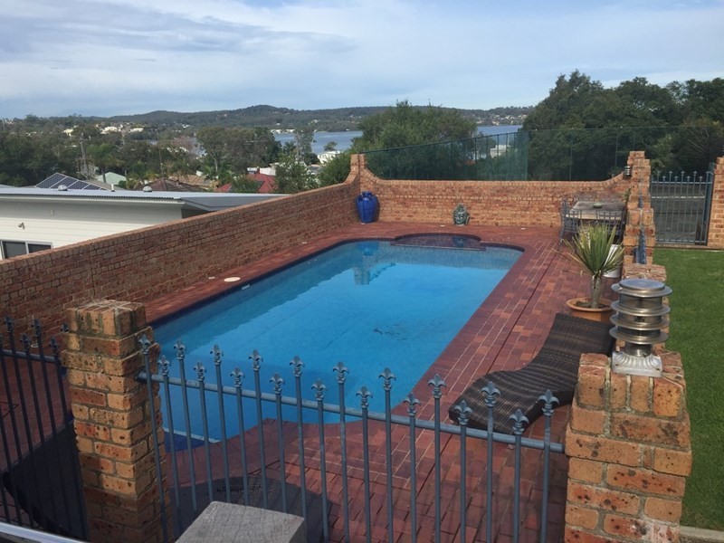 2 Thompson Road, Speers Point NSW 2284