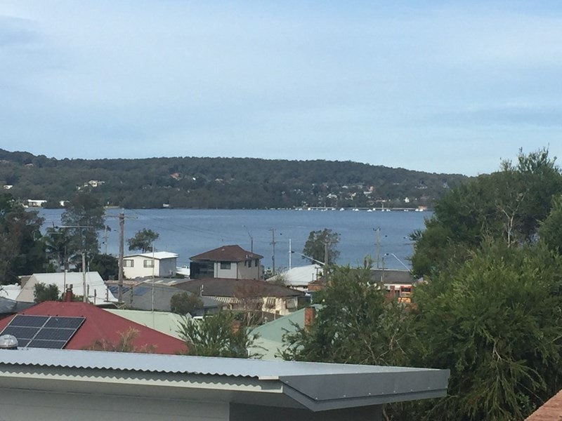 2 Thompson Road, Speers Point NSW 2284