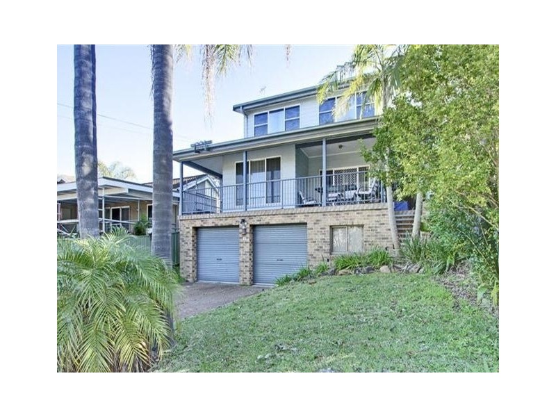 13 Wattle Street, Bolton Point NSW 2283