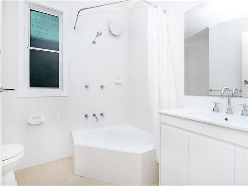 13 Wattle Street, Bolton Point NSW 2283