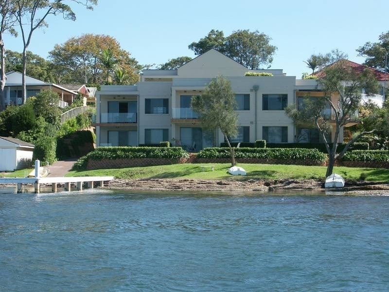 2/8 Ambrose Street, Carey Bay NSW 2283