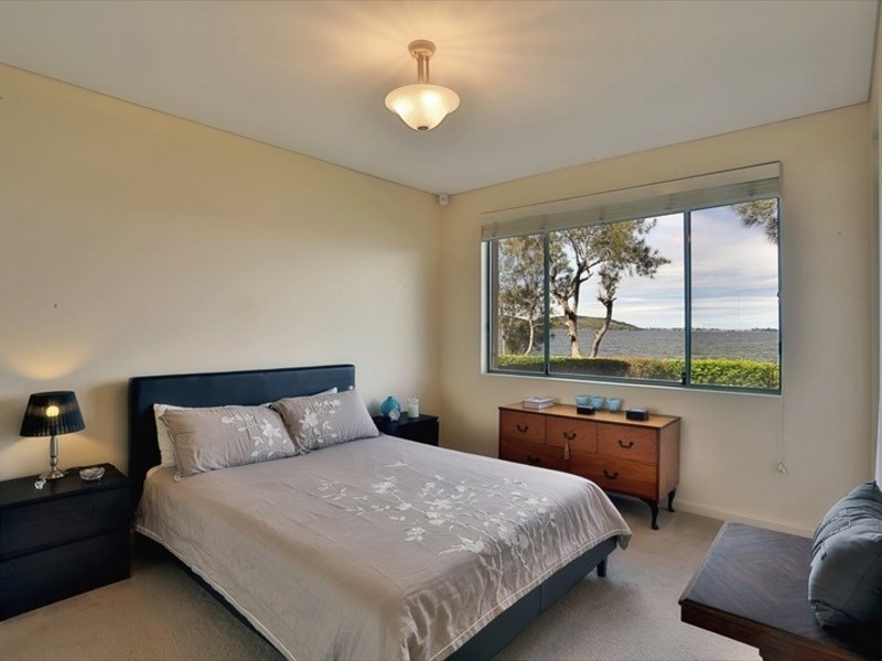 2/8 Ambrose Street, Carey Bay NSW 2283