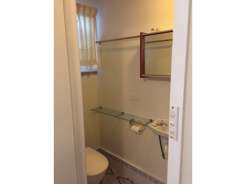 84 Fishing Point Road, Fishing Point NSW 2283