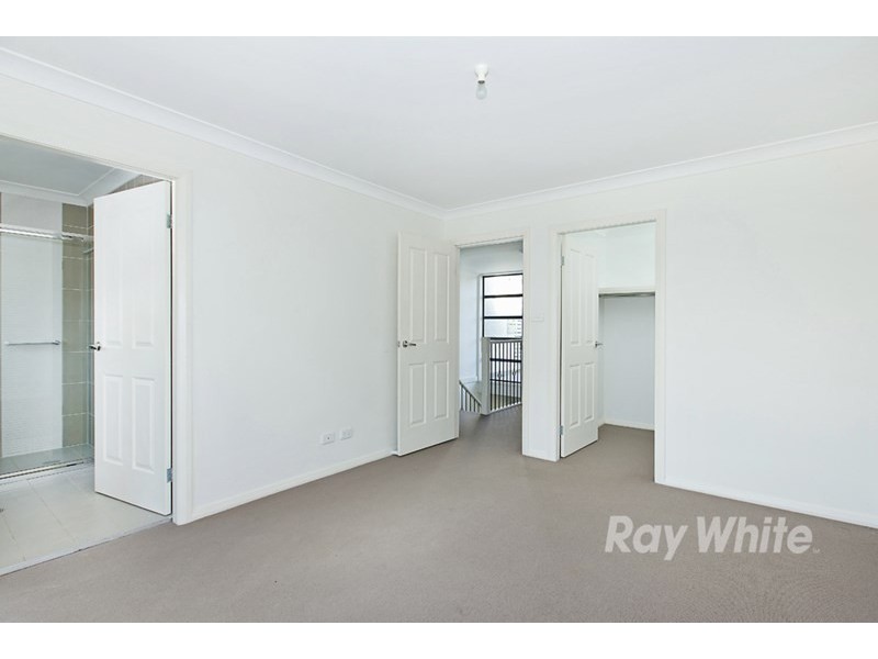 18 Kestrel Circuit, Shortland NSW 2307