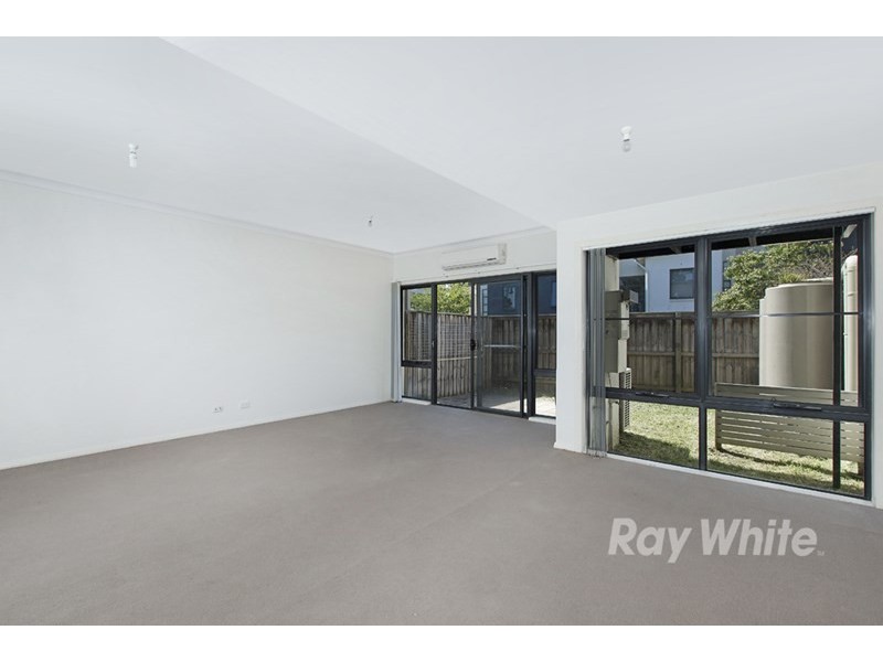 18 Kestrel Circuit, Shortland NSW 2307