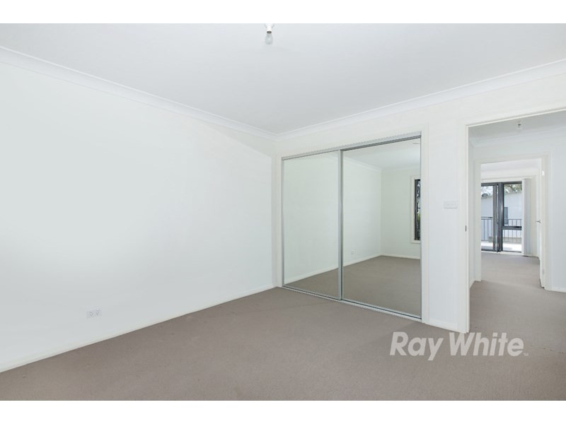 18 Kestrel Circuit, Shortland NSW 2307