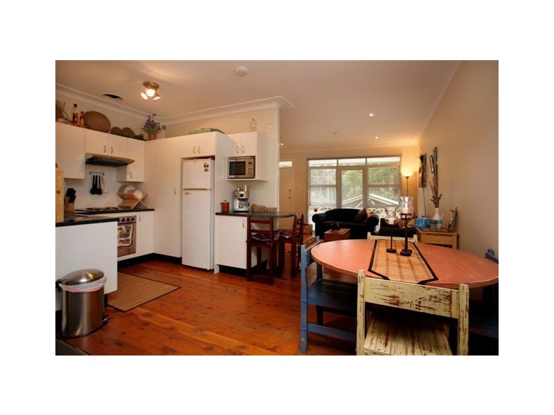 23 Bay Road, Fennell Bay NSW 2283