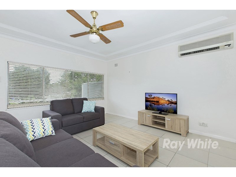 31 Ambrose Street, Carey Bay NSW 2283