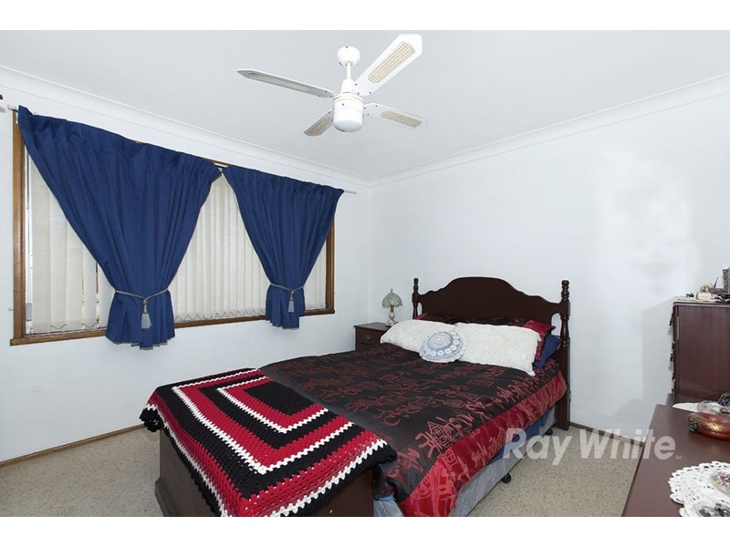 4 Mullard Close, Shortland NSW 2307