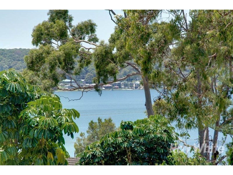 11 Sunlight Parade, Rathmines NSW 2283