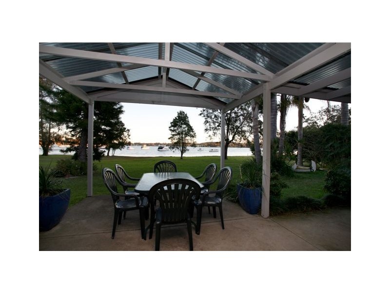 75 Bay Road, Bolton Point NSW 2283