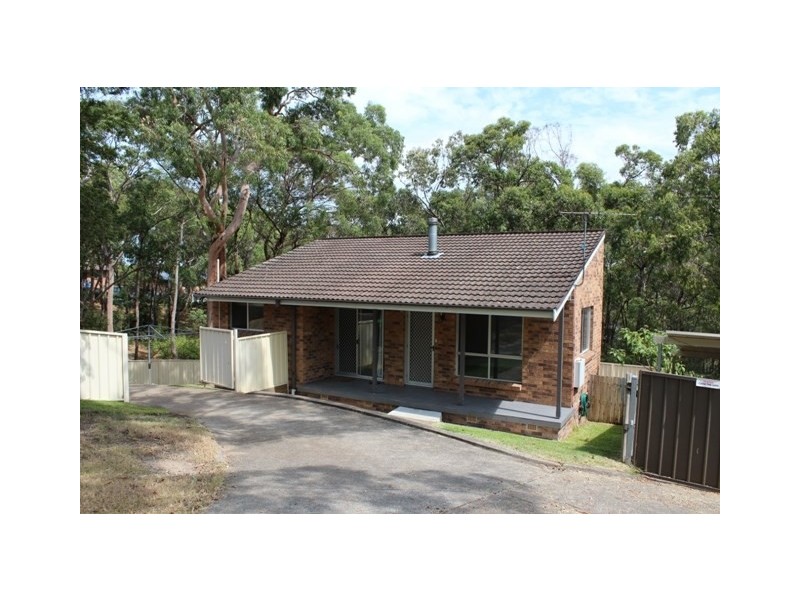 135 The Ridgeway, Bolton Point NSW 2283
