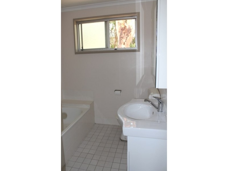 135 The Ridgeway, Bolton Point NSW 2283