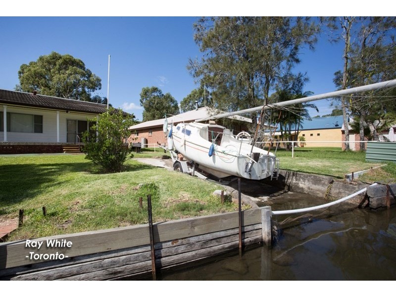 42a Macquarie Road, Fennell Bay NSW 2283