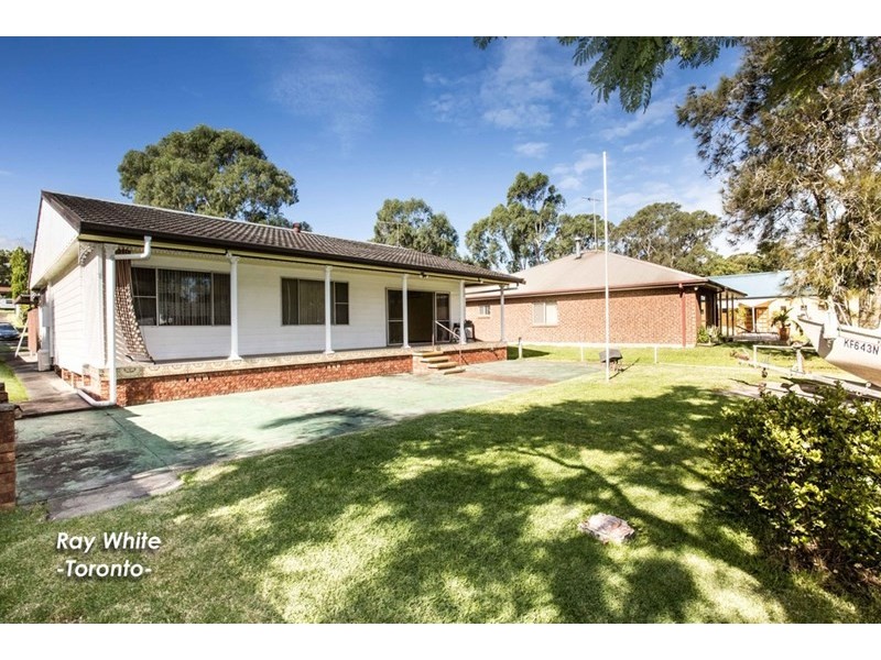 42a Macquarie Road, Fennell Bay NSW 2283