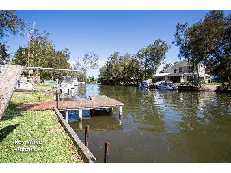 42a Macquarie Road, Fennell Bay NSW 2283
