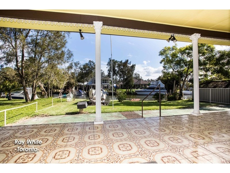 42a Macquarie Road, Fennell Bay NSW 2283